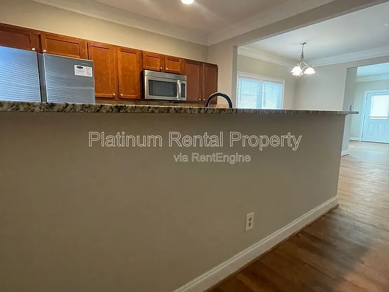 750 Terry St SE — Photo 42