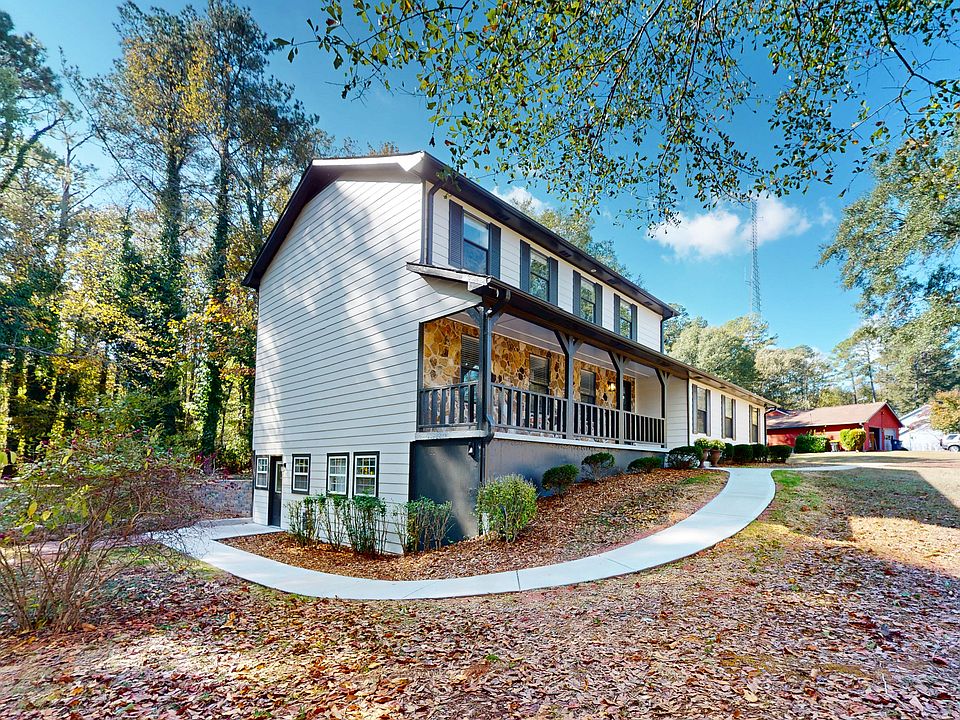 entrance with sidewalk