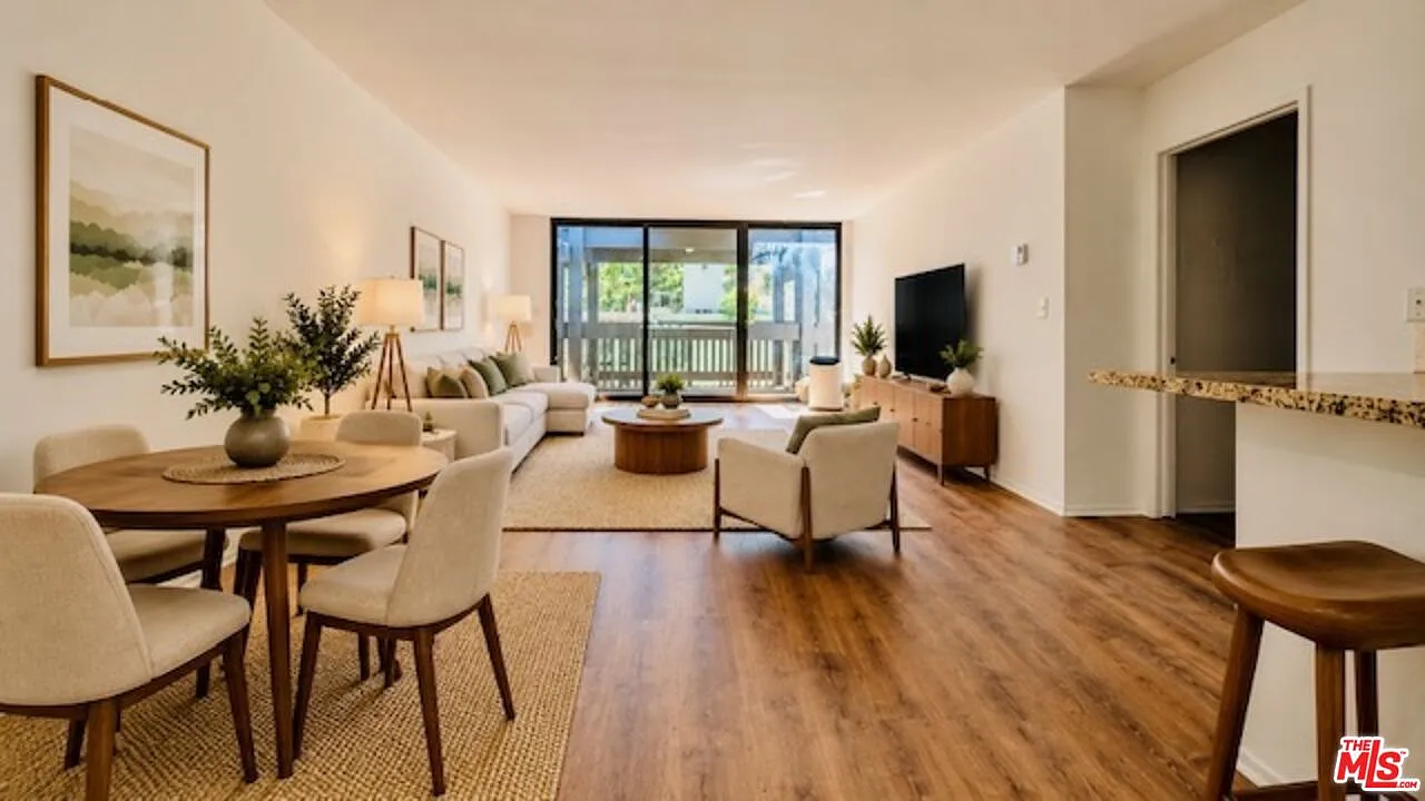 2 bed, 2.0 bath, 1048 sqft, $3,600 — Photo 1