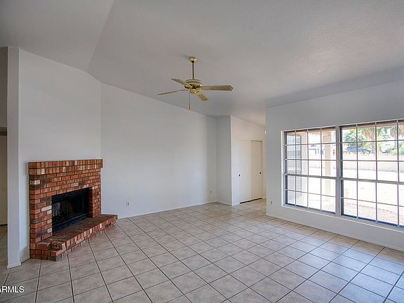 2nd image of 722 W TOPEKA Drive