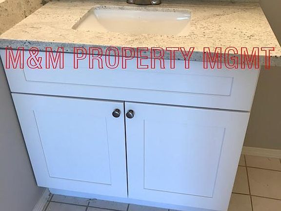 6606 5th Ave Rio Linda - Bath