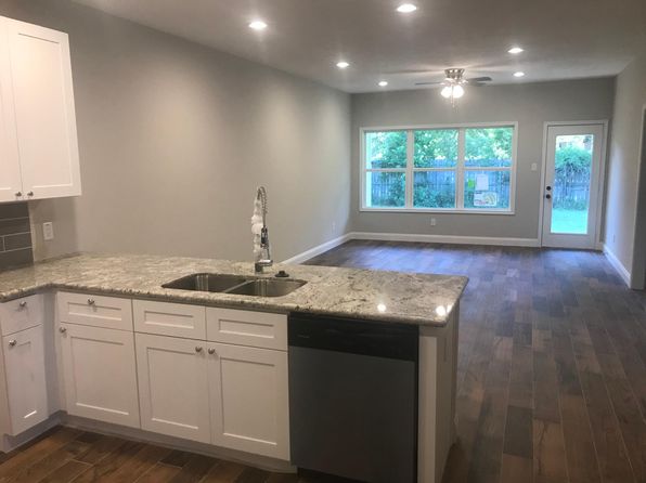1037 Magnolia Point Dr