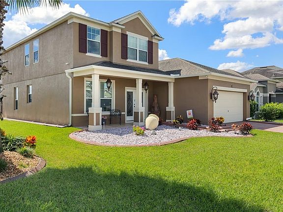 2nd image of 1814 Plantation Oak Dr