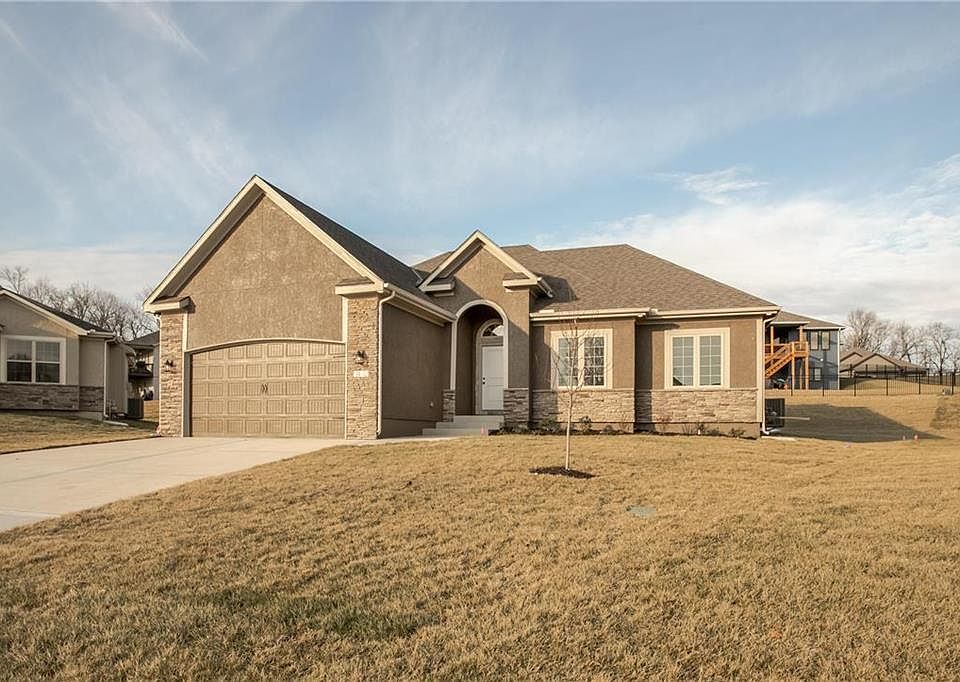 1st image of 1402 Red Oak Ct