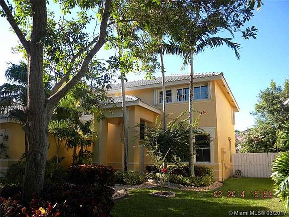 2nd image of 820 Crestview Cir