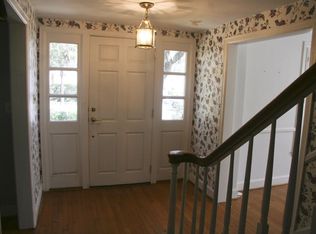 525 E Victory Dr, Savannah, GA 31405