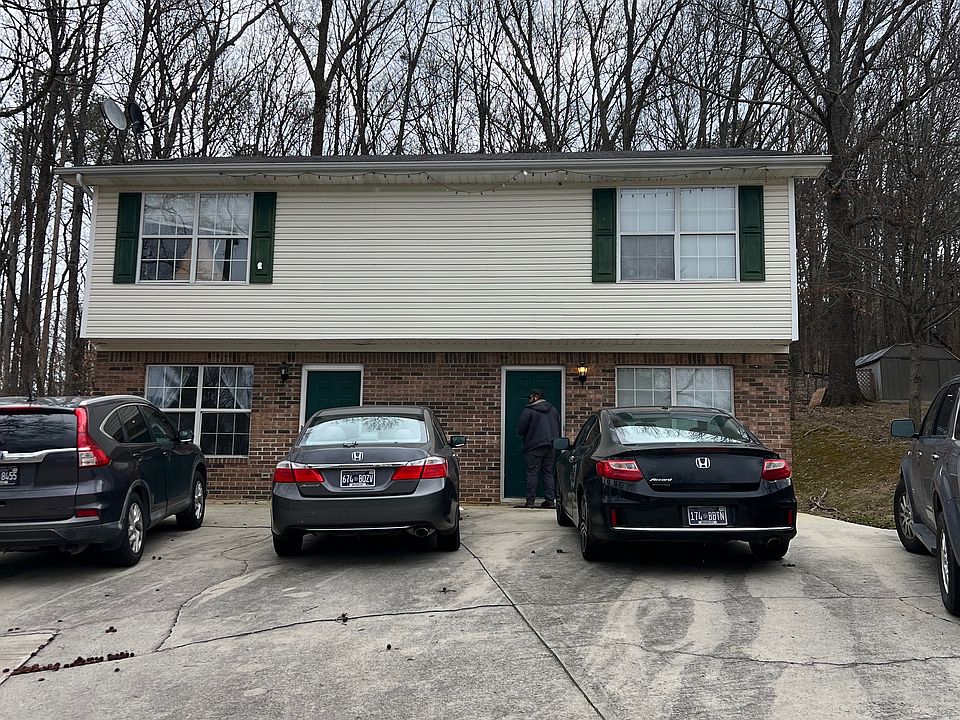 1st image of 3432 Hedge Dr NE
