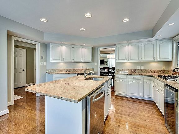 5th image of 7312 Aynsley Ln