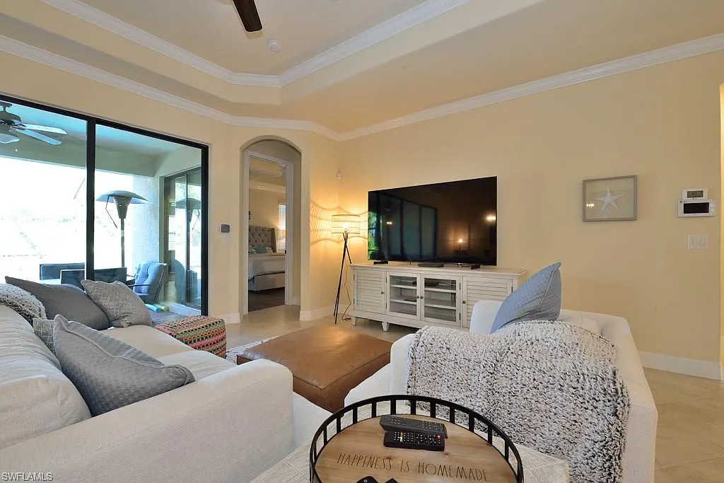 3 bed, 2.0 bath, 1641 sqft, $8,500 — Photo 3