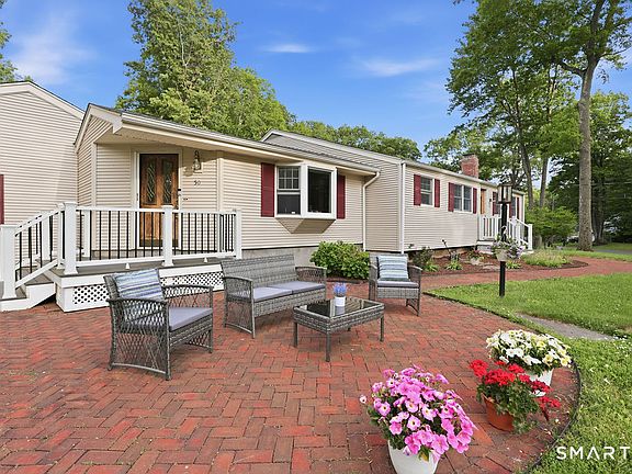 4th image of 50 Tanglewood Road