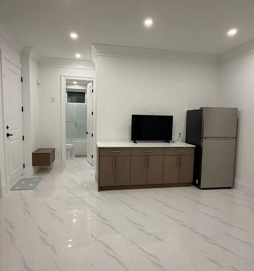 2 bed, $2,750 — Photo 4