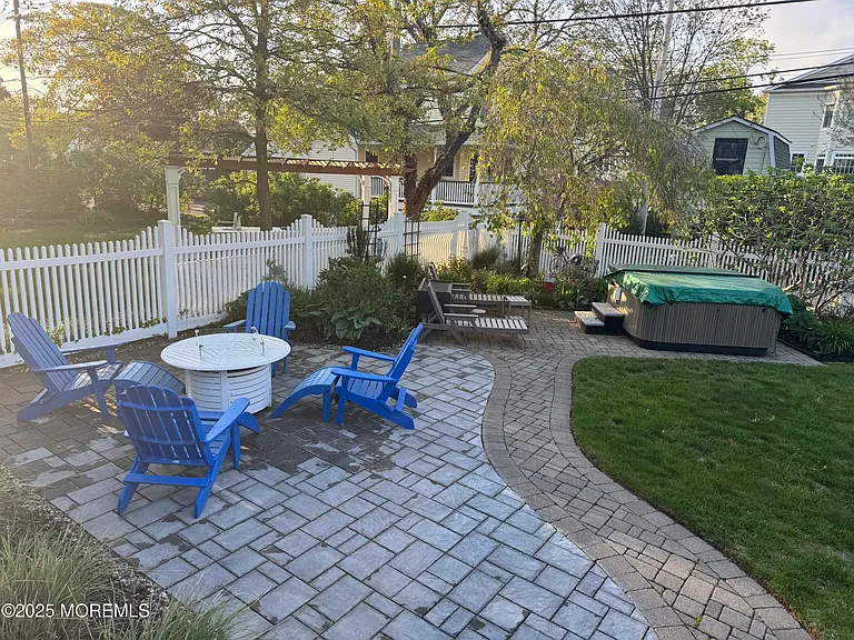 330 Sylvania Ave — Photo 49