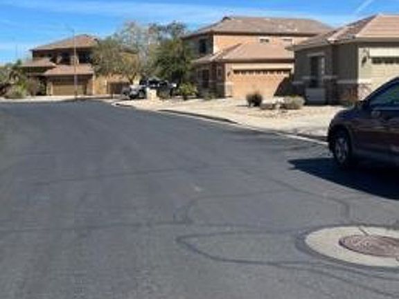 Exterior Neighborhood (street photo)