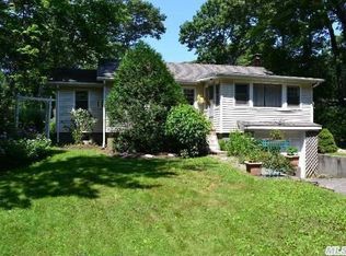 8 Beach Rd, Miller Place, NY 11764