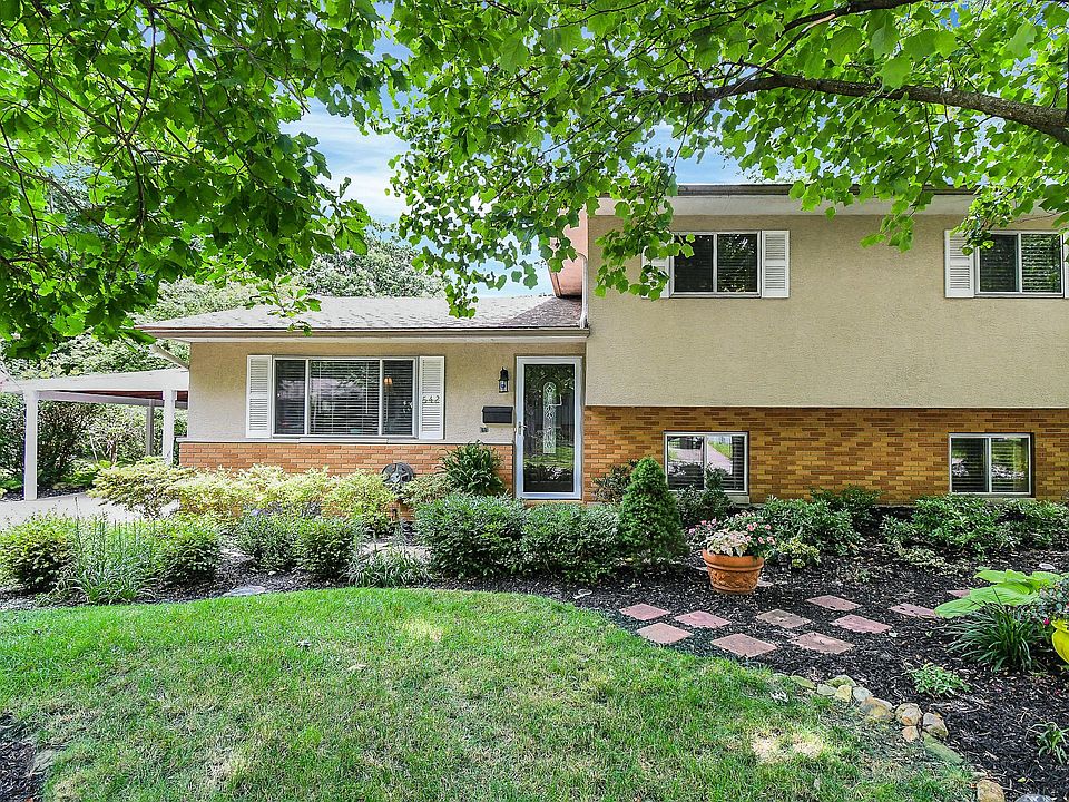 1st image of 542 Illinois Ct
