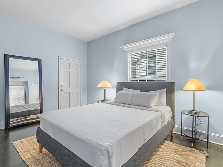 Juniper Place Condominiums — Photo 14