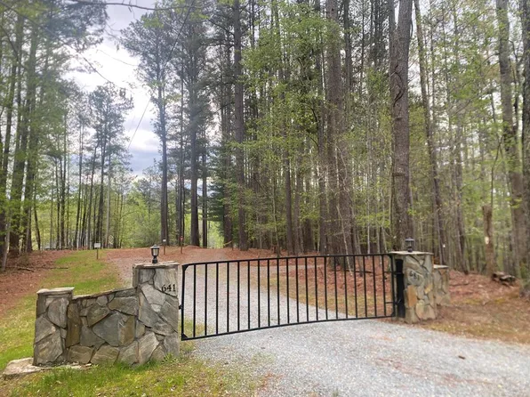 1.77 Country Oak Rd, Penhook, VA 24137