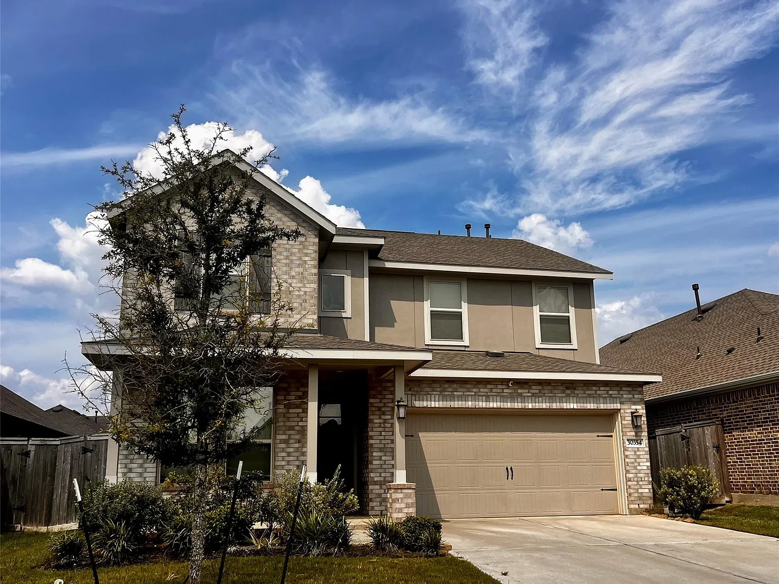 4 bed, 3.0 bath, 2426 sqft, $2,700 — Photo 2