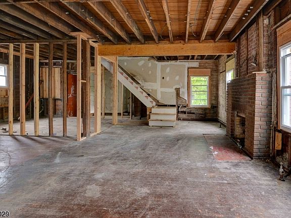 3rd image of 22 Pine Grove Ter #1