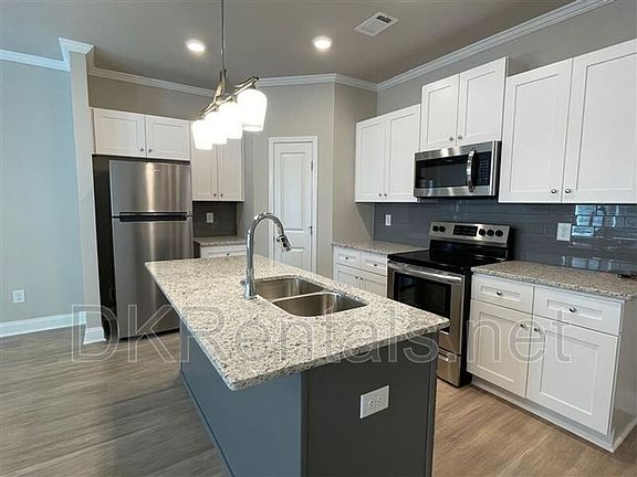 2nd image of 213 Beau St #213