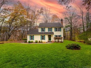 27 River Rd, New Milford, CT 06776