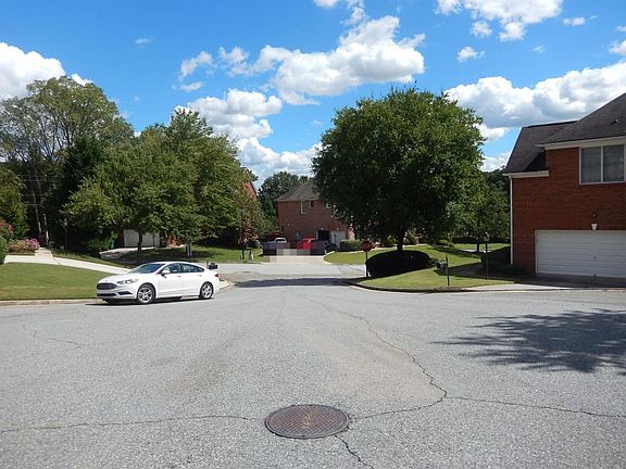 5th image of 1700 Clay Brooke Ct SE