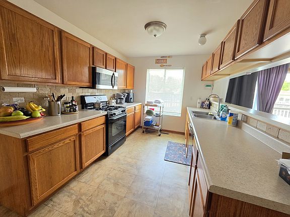 4th image of 2400 Mark Ave