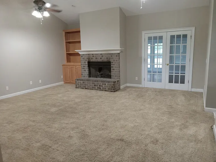 4 bed, 2.5 bath, 2434 sqft, $2,250 — Photo 4