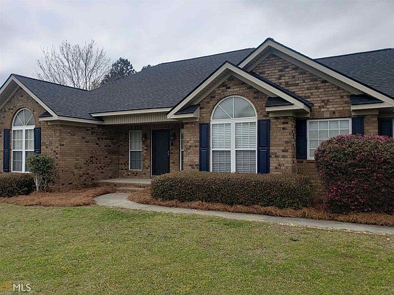 2nd image of 1819 N Leah Ln