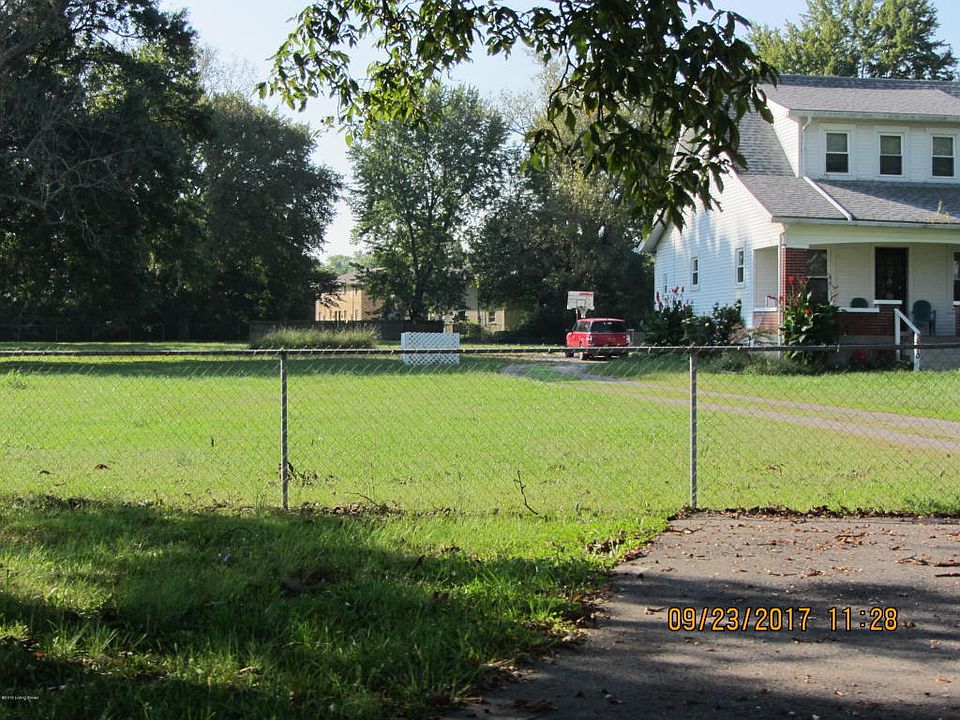 2nd image of 3810 S Park Rd