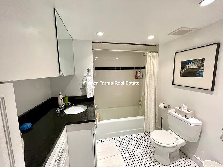 113 Beacon St #B — Photo 10