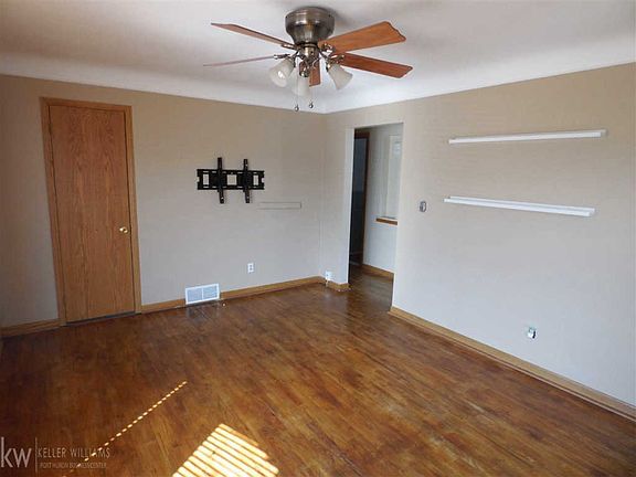 5th image of 25320 Winton St