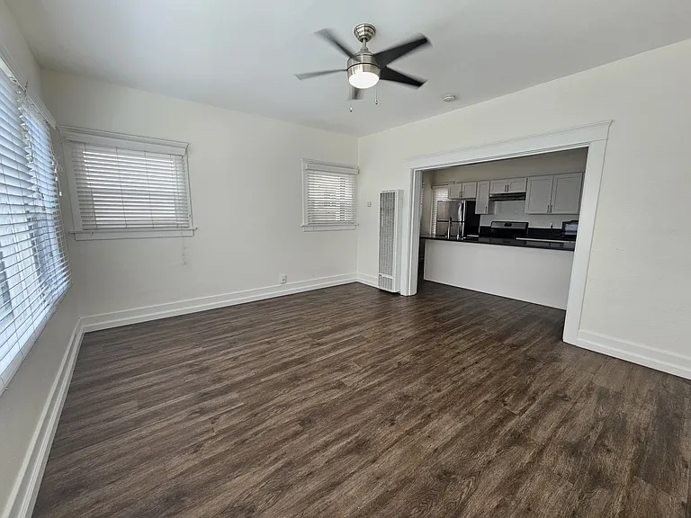 Indiana Street Apartments — Photo 21