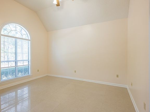 5th image of 451 Quail Dr