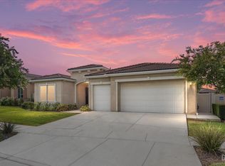 10001 Vale Royale Dr, Bakersfield, CA 93306