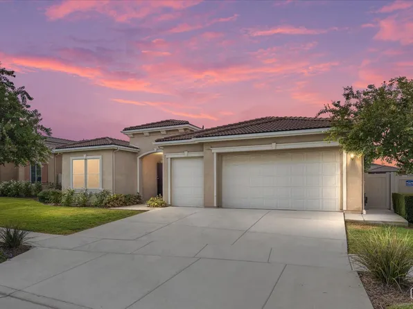 10001 Vale Royale Dr, Bakersfield, CA 93306