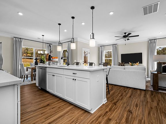 4th image of 221 Courtside Dr