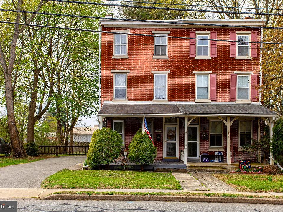 1st image of 1870 W Marshall St