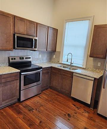 4th image of 2725 Iberville St