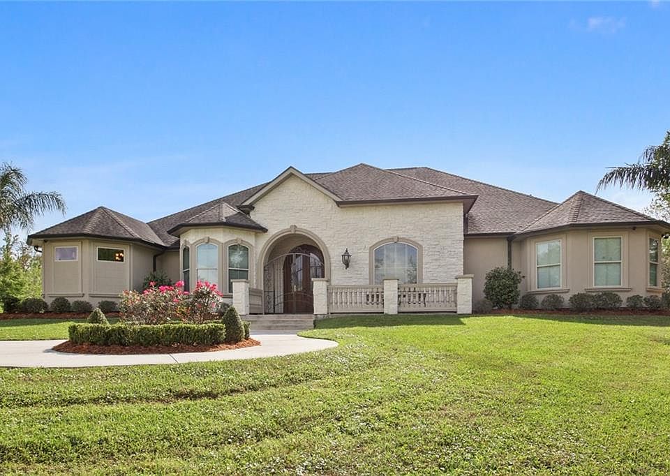 1st image of 7338 Barataria Blvd