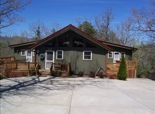 215 Smoke Rdg, Franklin, NC 28734