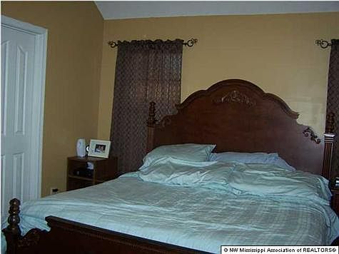 4th image of 6194 Ravenwood Park N