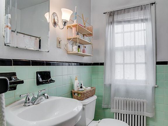 5th image of 2775 Xerxes Ave S #201