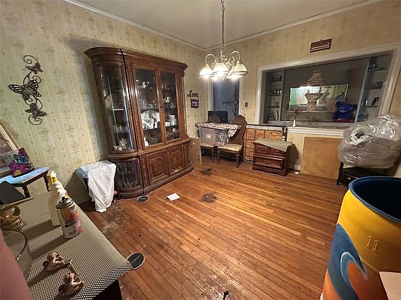 5th image of 4702 Bernardo De Galvez Avenue