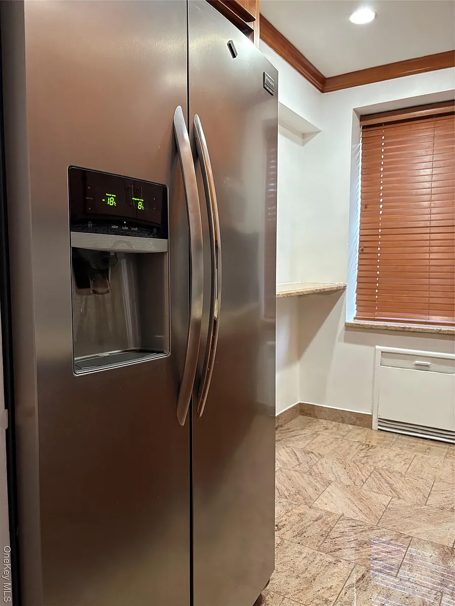 Building Photo - 73-11 Bell Blvd #1B