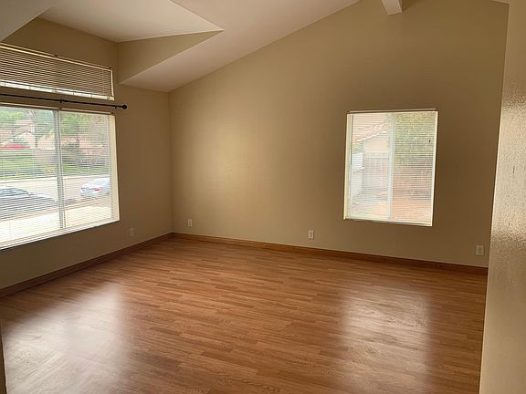 4th image of 1212 Vista Ave
