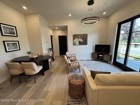 5th image of 9102 Village Way #101