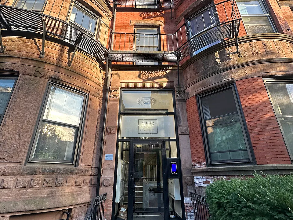 529 Beacon St #14