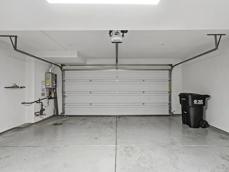 684 Panorama Ln — Photo 32