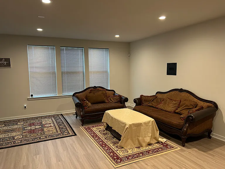 1020 W Lock Rd — Photo 3